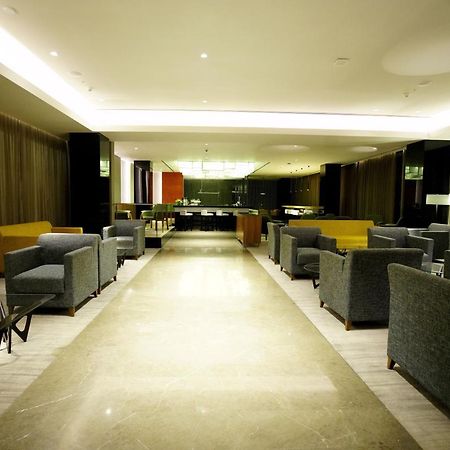 Blvd Club - Near Bengaluru Airport Hotel Settahalasūr Kültér fotó