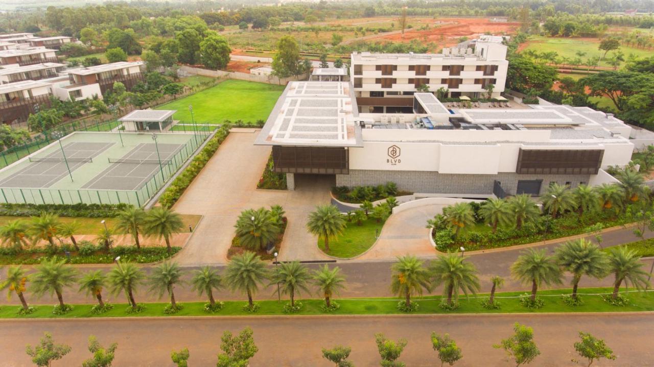 Blvd Club - Near Bengaluru Airport Hotel Settahalasūr Kültér fotó