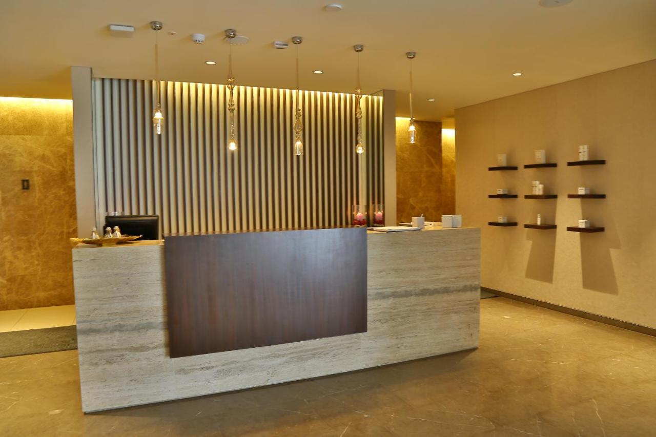 Blvd Club - Near Bengaluru Airport Hotel Settahalasūr Kültér fotó