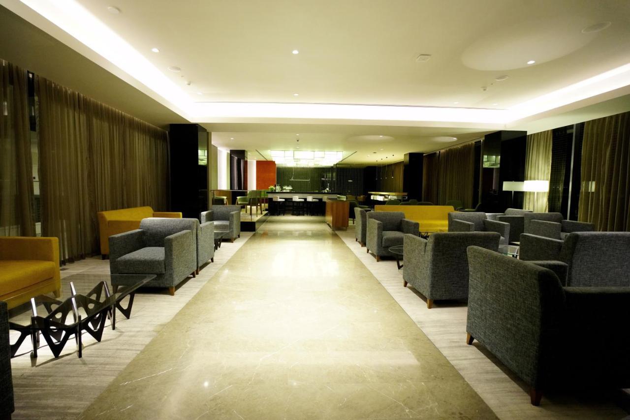 Blvd Club - Near Bengaluru Airport Hotel Settahalasūr Kültér fotó